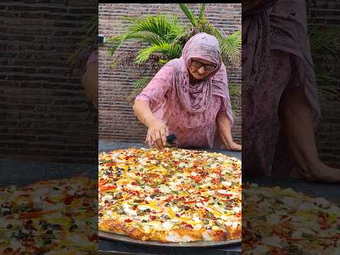 Big Paneer Makhni Pizza #shorts