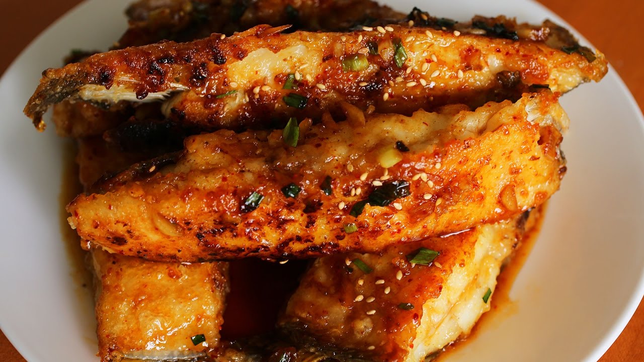 Seasoned pan fried flatfish (Gajami yangnyeom-twigim: )