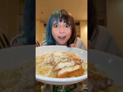 Endless Pasta at The Olive Garden #halloweenwithshorts #restaurant