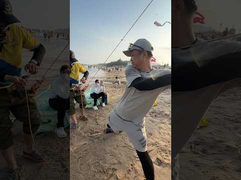 Thả diều nghệ nhân giữ ra dây lên diều thằn lằn khổng lồ #layangan #kiteflying #layang-layang #kite