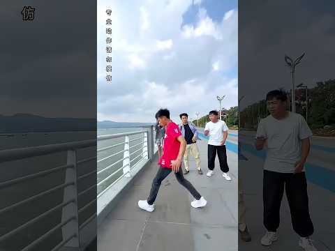 【跑酷小坤坤吖】這個世界又少了一個樂於助人熱愛生活的人#極限 星計劃 #極限星計劃#極限運動 #搞 笑#熱門電視劇