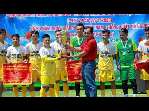 Bài hát: Cùng Tiến tôi yêu. Sáng tác: Trần Oanh Liệt#bongda #football #funny