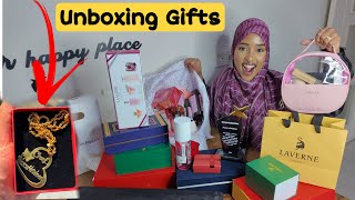 Dhamaan Hadiyadi La Ii keenay Qalan Jabinta Iyo Gift Iga Ilmeesiiyay Uu Ii Keenay Xaajigeyga🥹
