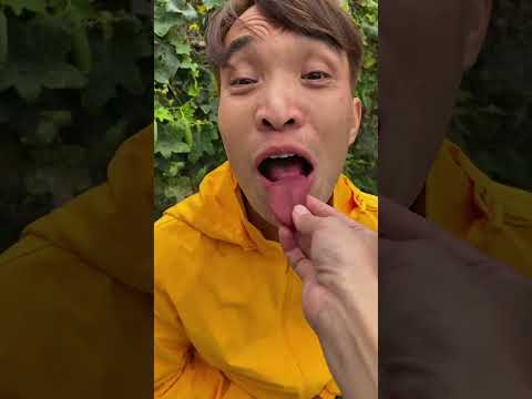 Play with a fake tongue🤪🤪| Kem Chip Family #shorts