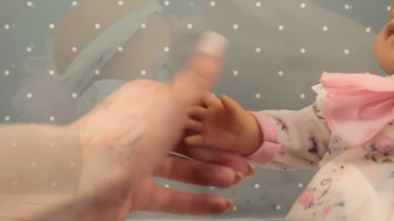 Кукла Lily&Lage в комбинезоне с подвижными руками 40см с 2лет - видео