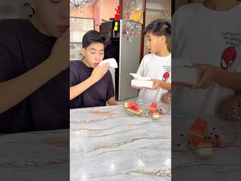 They ate all of his watermelon slices ๐ณ๐ฐ๐ซ