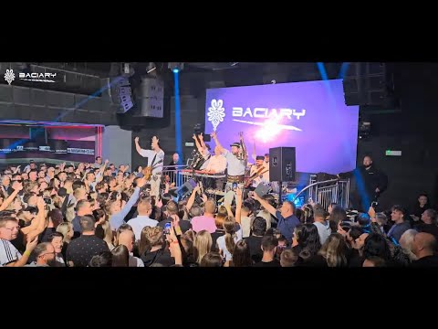 BACIARY Siedem czerwonych róż [Magnum Club]