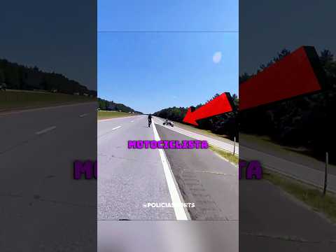 Un motorista interrumpe accidentalmente una procesión de motos 😬