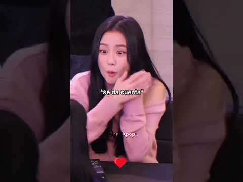 El dedo rebelde de Jisoo 🤣 #shorts