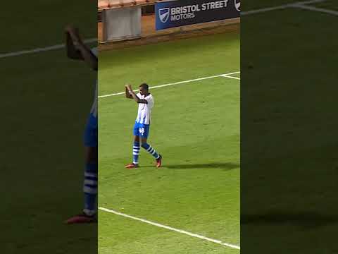 👊 Brad on the spot - a clinical finish to send us through. #ColU  #WeAreUnited #Goals