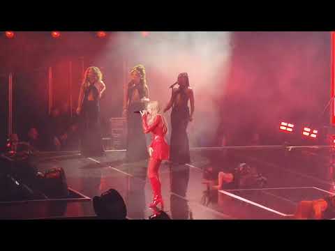 Shirin David Live Tour 2023 in Vienna: Shirin David performing Schlechtes Vorbild | Olga Todorovic