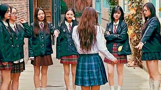 ❤️Влюбила в себя сразу двоих❤️ Transferred to school and made two guys fall in love with her❤️