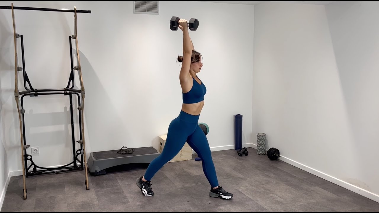 Kurzhantel-Overhead-Ausfallschritt mit Pulsen