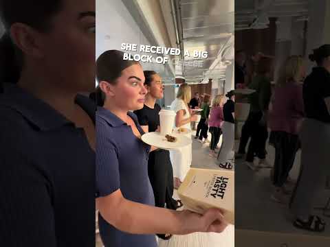 Secret Santa At Work (@olemvily)