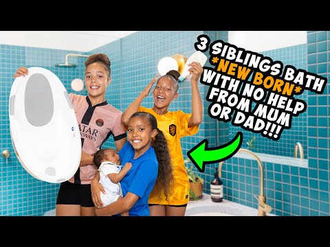 3 SIBLINGS BATH NEW BORN WITH NO HELP FROM MUM OR DAD!!!