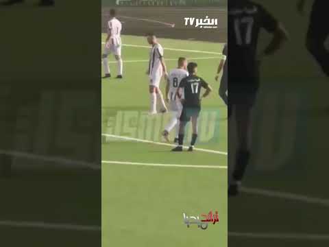 #تراند_ميديا : فيديو لاعب اتحاد الفوبور يحمل هاتف نقال وسط الملعب يثير ضجة