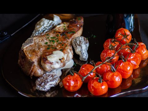 Côtes de veau, sauce aux morilles et tomates cerises rôties