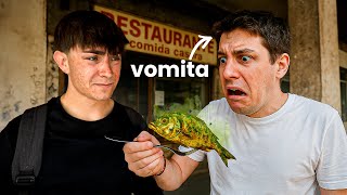 Pagué a Desconocidos por Comer la Comida Más Asquerosa del Mundo!