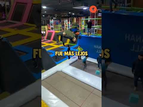 Este chico hace INCREÍBLES ACROBACIAS 😲 #shorts