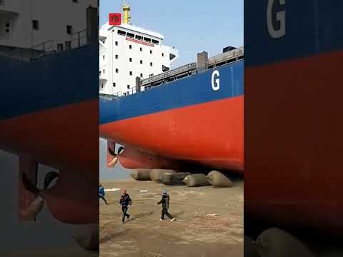 जहाज को पानी में कैसे उतरा जाता है? how to launch a ship in water | ship launching
