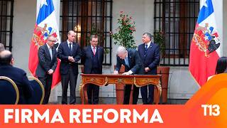 YouTube video thumbnail: President Kast Signs Constitutional Reform as Part of the Acot Agenda