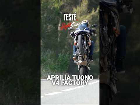 TESTÉ : Aprilia Tuono V4, l’hypersportive dépouillée ? 🎭