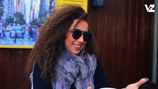 بس تضهر مع رفيقتك معها مصاري