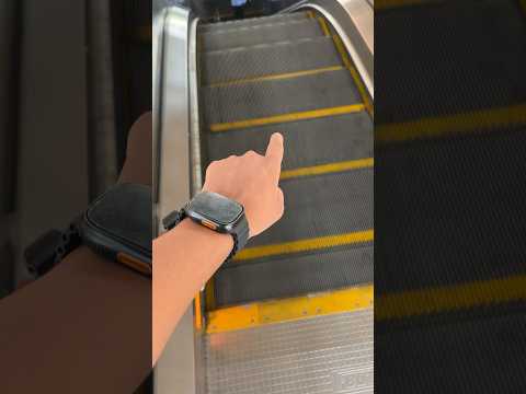 HOW MANY STEPS ARE THERE IN ESCALATOR ?