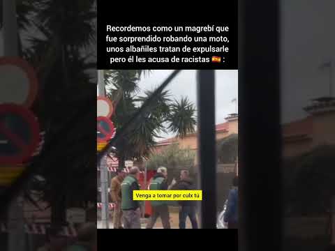 Magrebí que fue sorprendido robando una moto, unos albañiles tratan de expulsarle