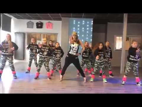 Uptown Funk   Easy Kids Dance Fitness Warming up Zumba Choreography - YouTube 4年級大會操