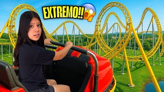 SUBIENDOME A LOS JUEGOS MÁS EXTREMOS DE SIX FLAGS!!😱🎢| Regina MH