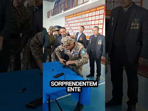 El desafío del soldado y el AK-47#trending #peliculas #shortvideo #shorts