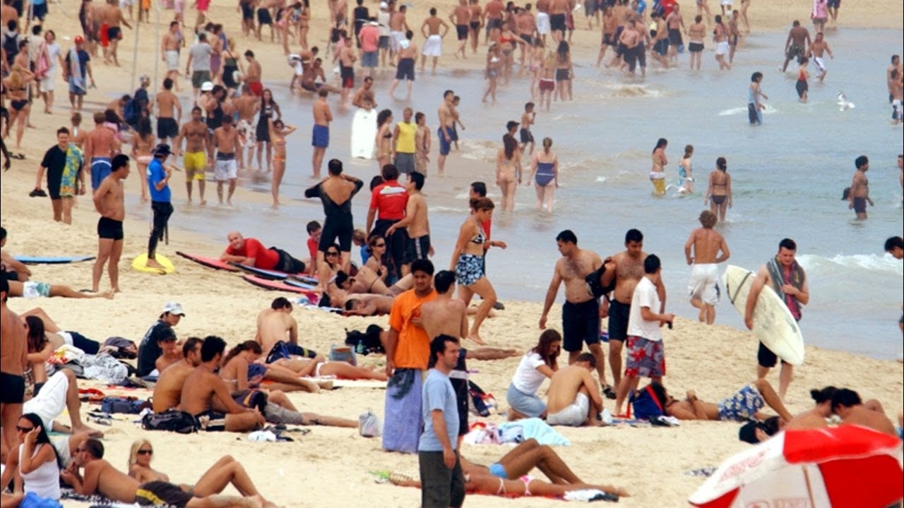 Sydney Beaches busy for Public Holiday