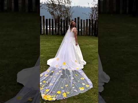 Este fue el impresionante vestido que utilizó Daniela Luján en su boda