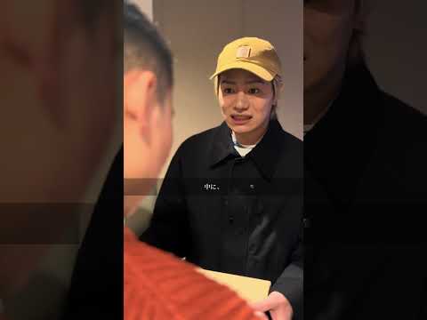【ハンドサイン②】果たして、家に居る2人の関係性とは？ #shorts #tiktok #ショートフィルム #ハンドサイン #sos