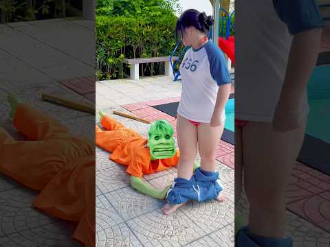 She Hulk Transformation Scary Fart Green Hulk Thief #shorts #hulk