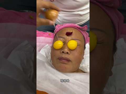 मम्मी ने अपने मुंह पर अंडा फोड़ लिया 😲🥚 #shorts #egg #mekup #shortsfeed #shortsviral