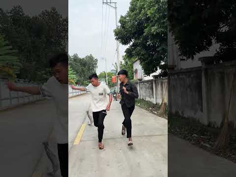 Khoảnh Khắc Kinh Hoàng: Điềm Trần TV Bị Rắn Đuổi Gấp!