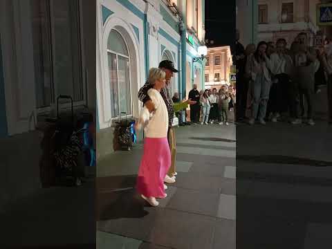 ЛЕГЕНДА НЕВСКОГО ПРОСПЕКТА❤❤❤ ТАНЦОР МАЙКЛ, ЗАЖИГАЕТ НА КАНАЛЕ ГРИБОЕДОВА ?