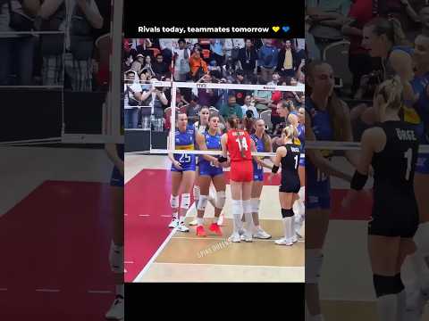 Alessia Orro Greets Future Fenerbahce Teammates After Turkey vs Italy
