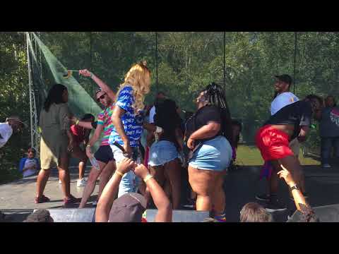 BIG FREEDIA hosts Twerk contest (LIVE) : Charleston Pride Festival 2017