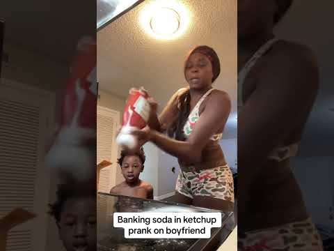 Baking soda in ketchup prank on bf 🤣🤣😈 ‼️SUBSCRIBE‼️ #shorts