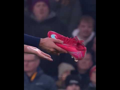 Players vs Boots + Him ☺️