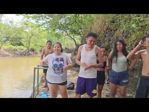 Pasando un día genial en el rio con los suscriptores.