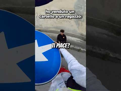 HO VENDUTO UN CARTELLO A UN RAGAZZO! #shorts