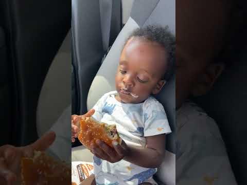 That big Mac got this Baby Falling inlove! #mcdonalds