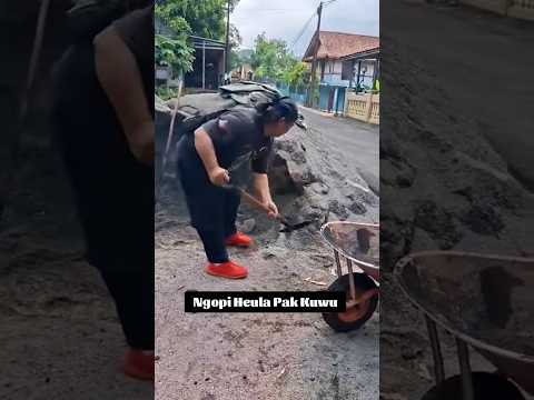 Ngopi Heula Pak Kuwu #shorts #kuwuedan #kuwuterbaik #desasaguling #ciamis