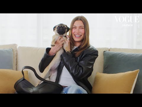 ヘイリー・ビーバーのバッグの中身は？| In The Bag | VOGUE JAPAN