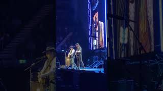 Brooks & Dunn live at C2C O2 London - Cowgirls Don't Cry