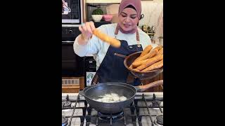 بعد ما سلقت البصل سلقت معاه العيش الفينو البايت والنتيجة روعة